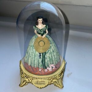 New in box The Franklin Mint Scarlett’s Flirtations Gone With The Wind figurine